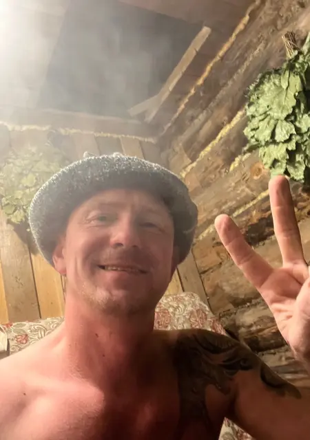 Вовик из Смоленска, мне 43, познакомлюсь без обязательств