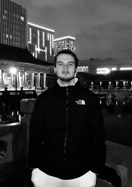 Я Эльман, 22, из Санкт-Петербурга, ищу знакомства без обязательств