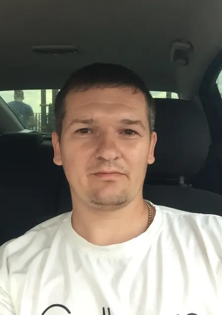 Вячеслав из Геленджика, ищу на сайте открытые отношения