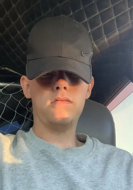 Никита из Благовещенска, ищу на сайте знакомства на одну ночь