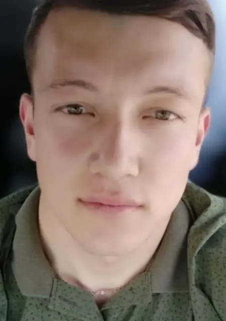 Я Максим, 28, знакомлюсь без обязательств в Томске