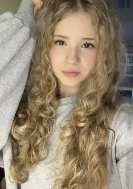 Я Василиса, 22, знакомлюсь для вирта в Москве