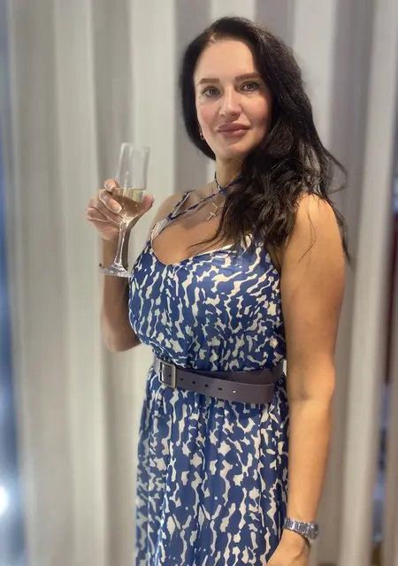 Я Ирина, 46, из Новосибирска, ищу знакомство для приятного времяпровождения