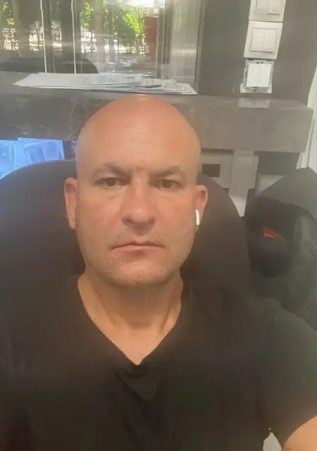 Я Игорь, 49, знакомлюсь для открытые отношения в Краснодаре