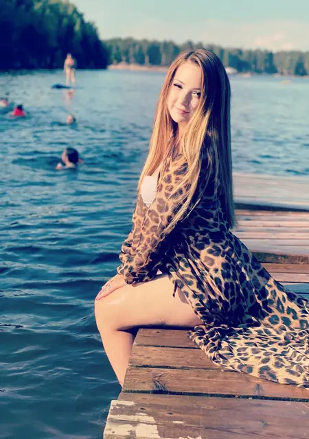 Molli из Екатеринбурга, ищу на сайте приятное времяпровождение