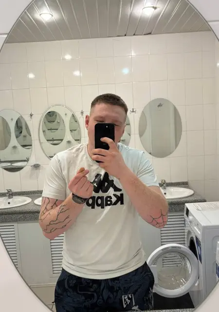 Я Кирилл, 23, из Ижевска, ищу знакомство для дружбы