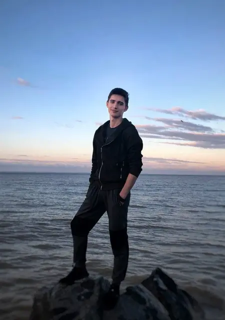 Я Леня, 28, знакомлюсь для приятного времяпровождения в Санкт-Петербурге