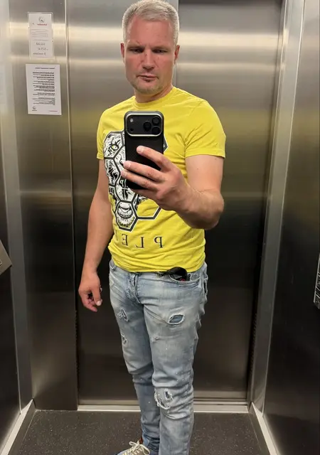 Я Дмитрий, 38, знакомлюсь для открытые отношения в Москве