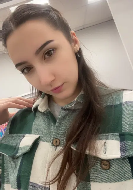 Я Анастасия, 24, знакомлюсь без обязательств в Омске