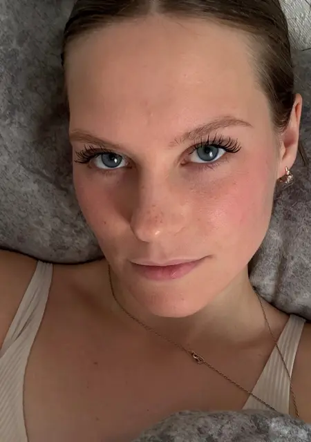 Карина из Мурино, ищу на сайте постоянные отношения