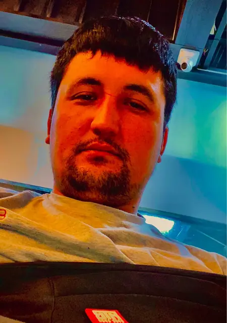 Эльдар из Тулы, ищу на сайте открытые отношения