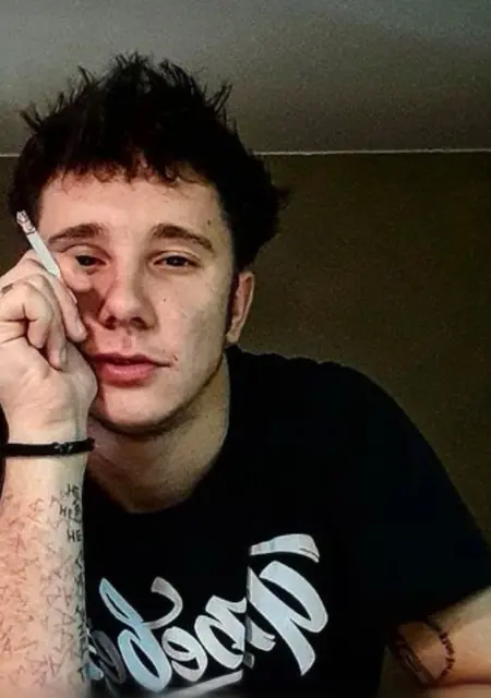 Я Богдан, 27, знакомлюсь для открытые отношения в Саратове