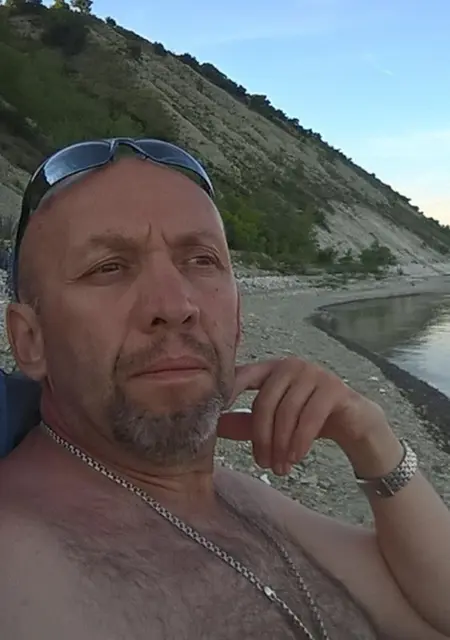 Я Владимир, 51, из Москвы, ищу знакомства на одну ночь