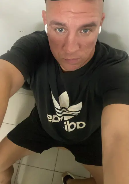 Я Денис, 39, из Торжка, ищу знакомства на одну ночь