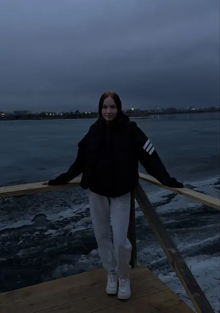 Я Динара, 21, из Иркутска, ищу знакомство для общения