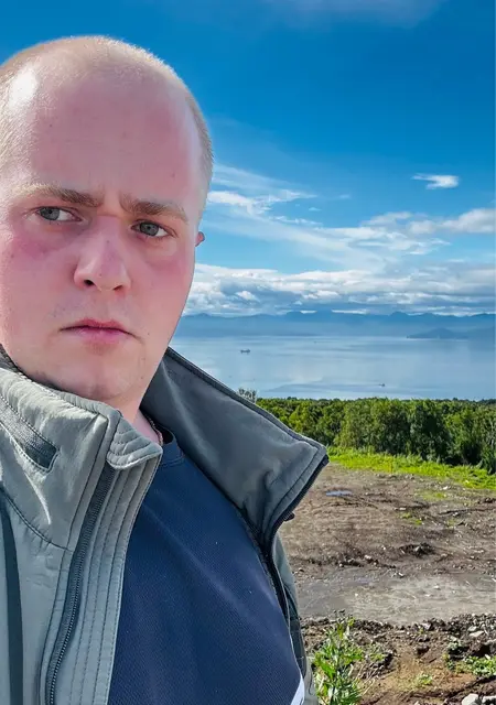 Александр из Елизова, ищу на сайте знакомства на одну ночь