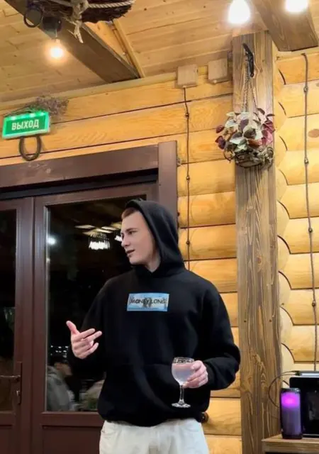 Я Гиоргий, 22, знакомлюсь для приятного времяпровождения в Москве