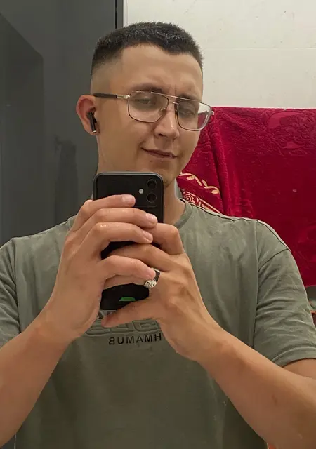 Я Илья, 30, из Екатеринбурга, ищу знакомство для приятного времяпровождения