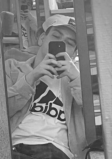 Я Maks, 20, из Ялты, ищу знакомство для общения