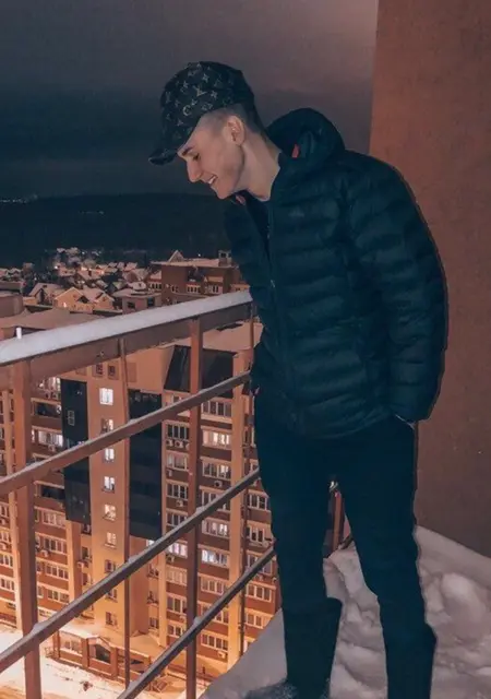 Влад из Саранска, ищу на сайте знакомства на одну ночь