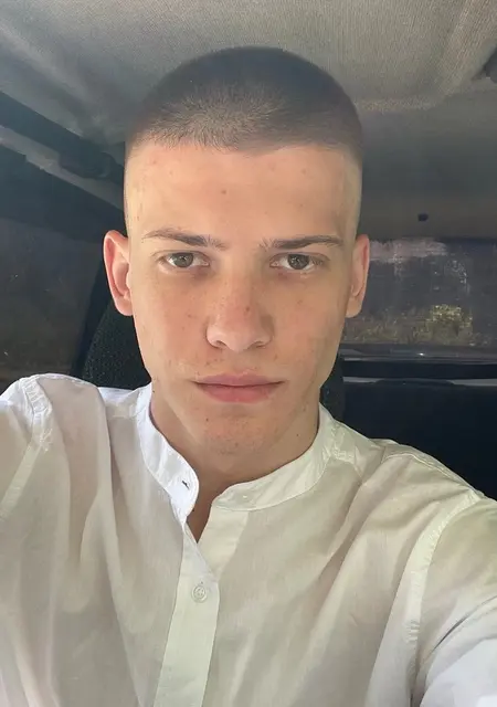 Егор из Москвы, ищу на сайте знакомства без обязательств