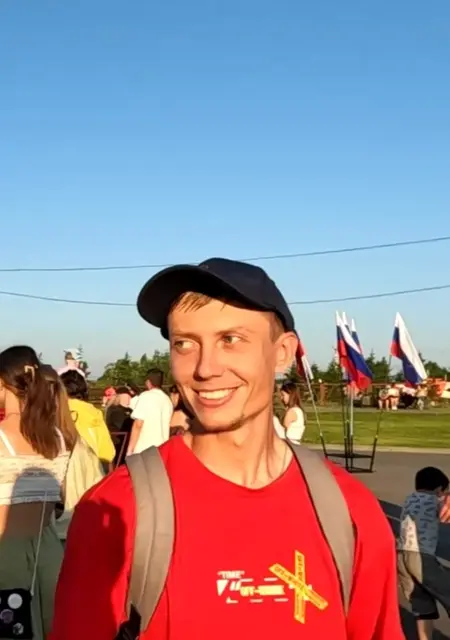 Макс из Санкт-Петербурга, мне 24, познакомлюсь для открытые отношения