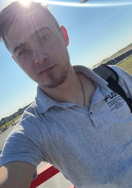 Я Максим, 27, знакомлюсь без обязательств в Таганроге