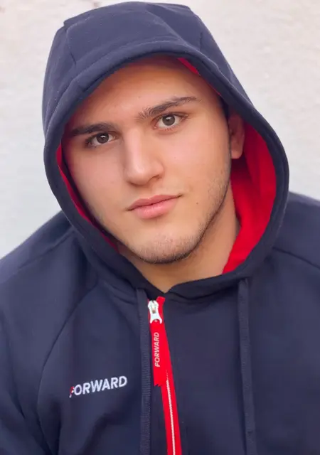 Петрос из Нальчика, мне 19, познакомлюсь на одну ночь