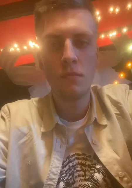 Я Влад, 25, из Санкт-Петербурга, ищу знакомство для общения