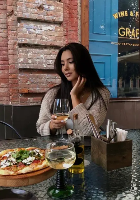 Я Виктория, 33, знакомлюсь для общения в Химках