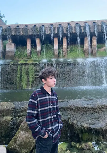 Ваня из Ижевска, мне 19, познакомлюсь на одну ночь