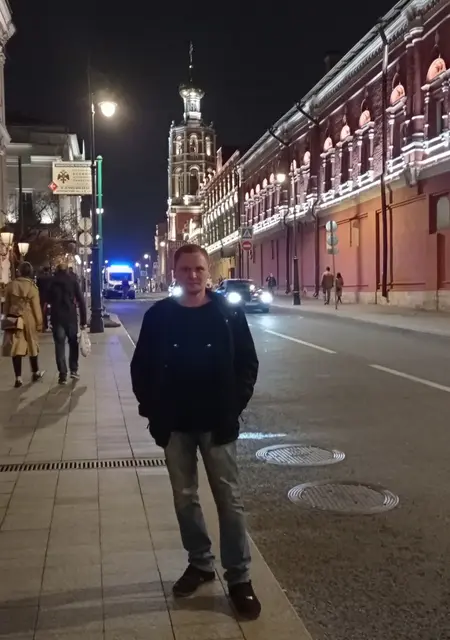 Я Саныч, 41, знакомлюсь на одну ночь в Строителе
