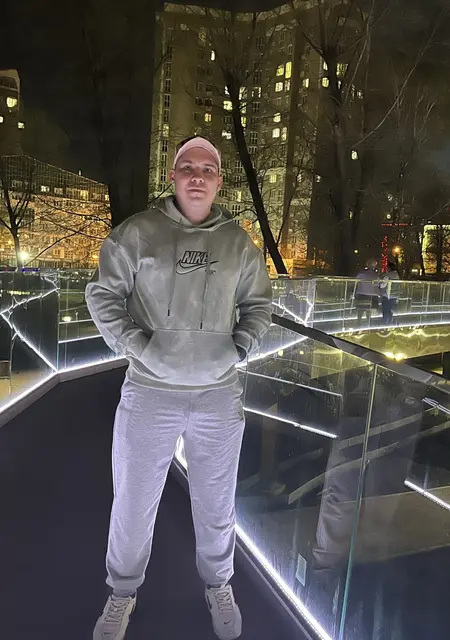 Максим из Москвы, ищу на сайте приятное времяпровождение