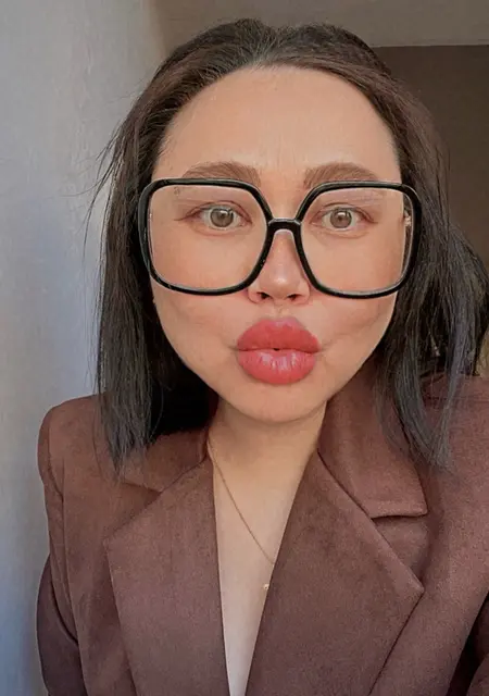 Я Виктория, 25, из Санкт-Петербурга, ищу знакомство для общения