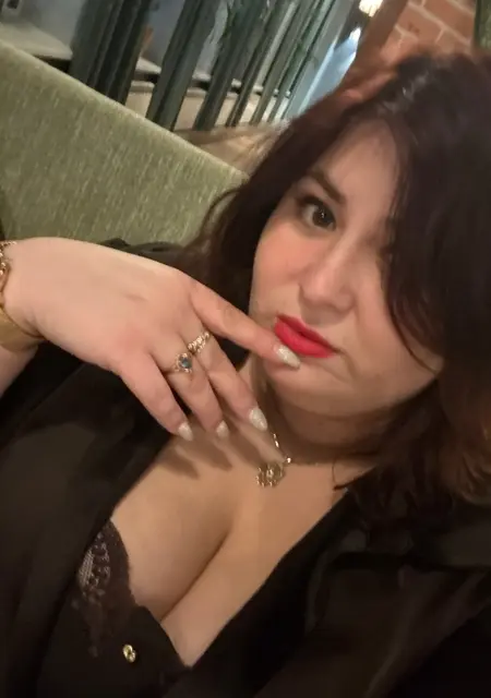Я Вероника, 31, из Москвы, ищу знакомство для открытые отношения