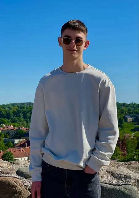 Я Ярослав, 21, из Санкт-Петербурга, ищу знакомство для приятного времяпровождения