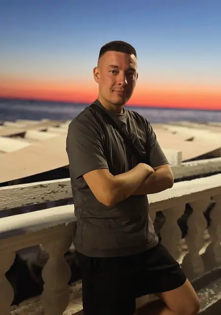 Я Yuri, 27, знакомлюсь для открытые отношения в Перми