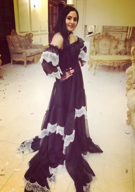 Амина из Омска, мне 26, познакомлюсь для постоянных отношений