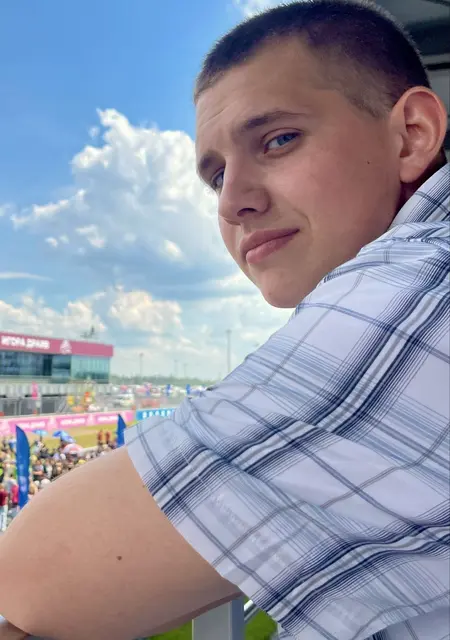 Я Dimka, 18, из Мурино, ищу знакомства без обязательств