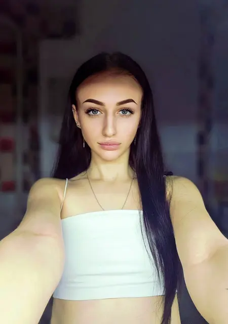 Кристина из Уссурийска, ищу на сайте вирта