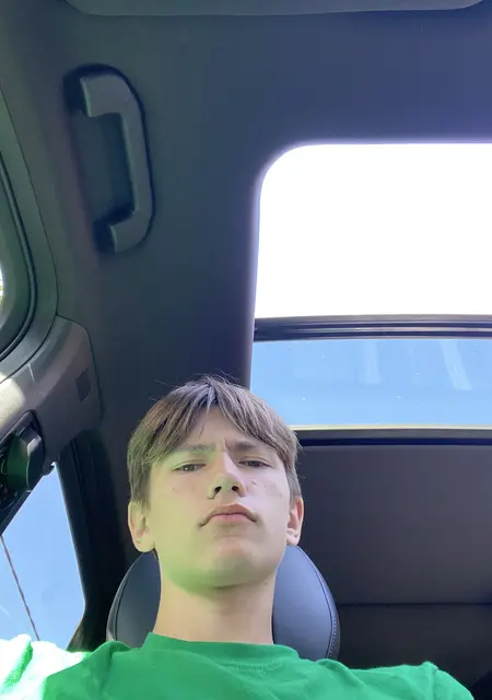 Макс из Тимашевска, мне 19, познакомлюсь на одну ночь