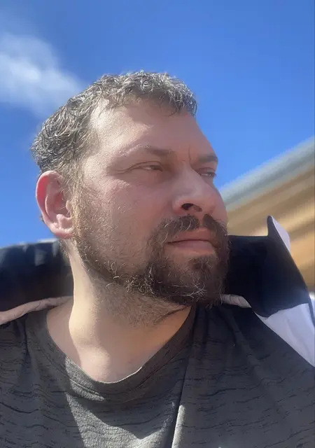 Mihail из Санкт-Петербурга, ищу на сайте знакомства на одну ночь