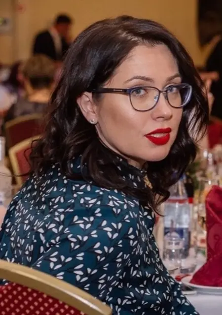 Я Лиза, 39, из Сочи, ищу знакомство для приятного времяпровождения