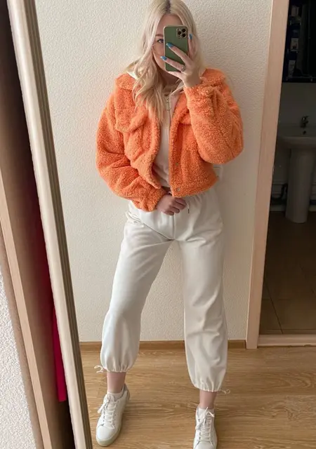 Я Алиша, 25, из Чебоксар, ищу знакомство для приятного времяпровождения