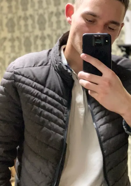 Юрий из Кингисеппа, мне 22, познакомлюсь для приятного времяпровождения