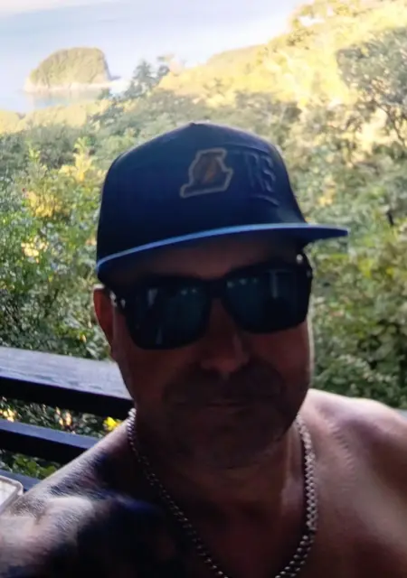 Sigmaman из Владивостока, ищу на сайте открытые отношения