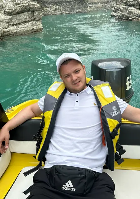 Макс из Вологды, мне 32, познакомлюсь для общения