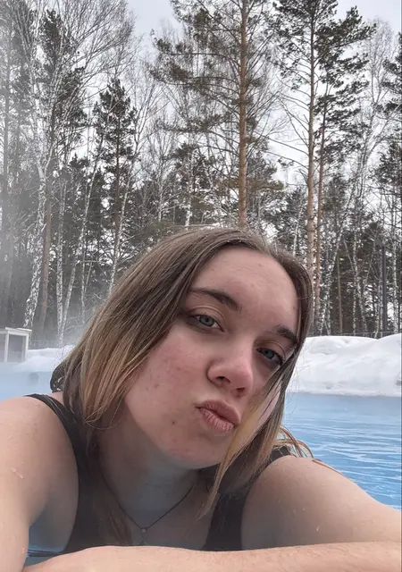 Я Елизавета, 23, знакомлюсь для открытые отношения в Новосибирске