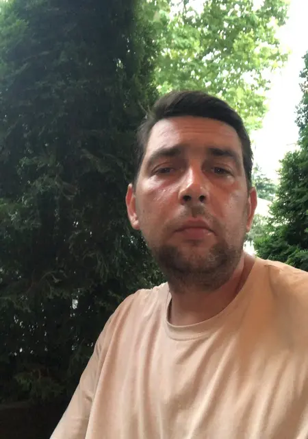 Я Viktor, 40, из Туапсе, ищу знакомства без обязательств