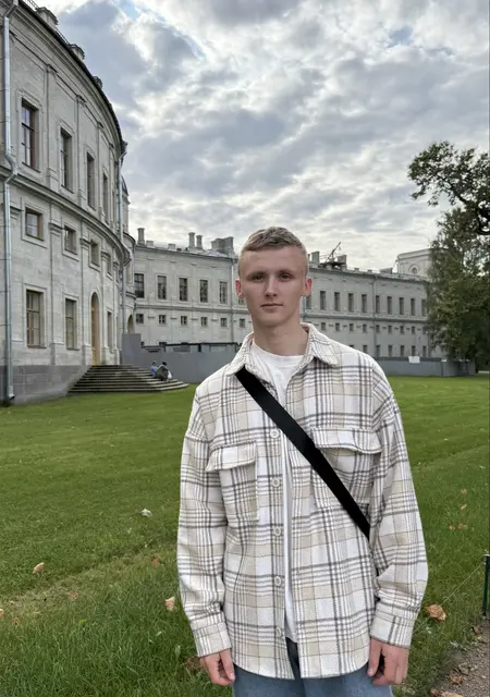 Я Дима, 21, из Москвы, ищу знакомства без обязательств